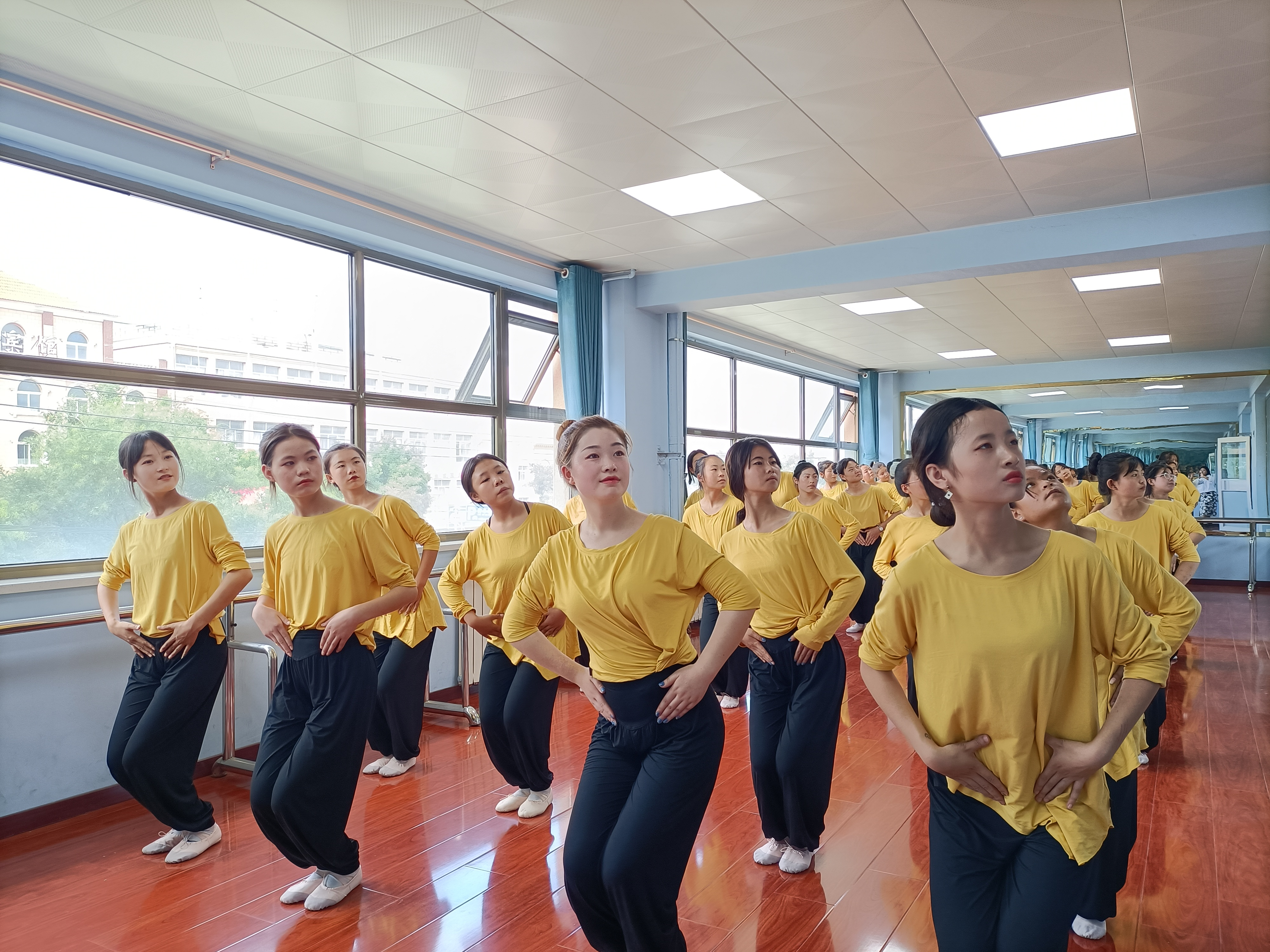 兰州幼师学校带你了解女生学幼师专业怎么样