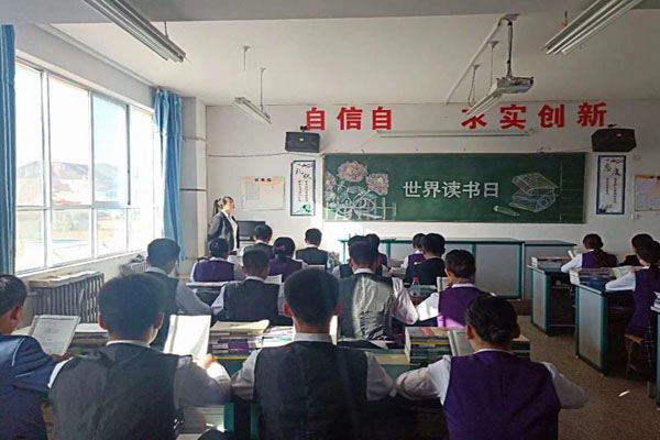初中上技校选择计算机应用与维修专业有前途吗？