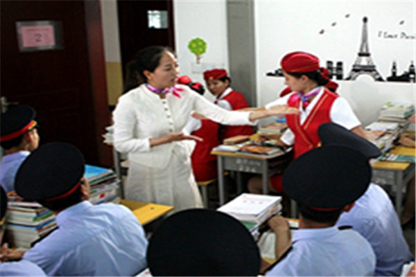 甘肃北方技工学校介绍学高铁乘务专业的目的