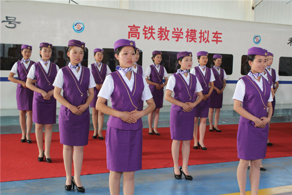 甘肃铁路轨道交通学校解答为什么选择高铁乘务专业！